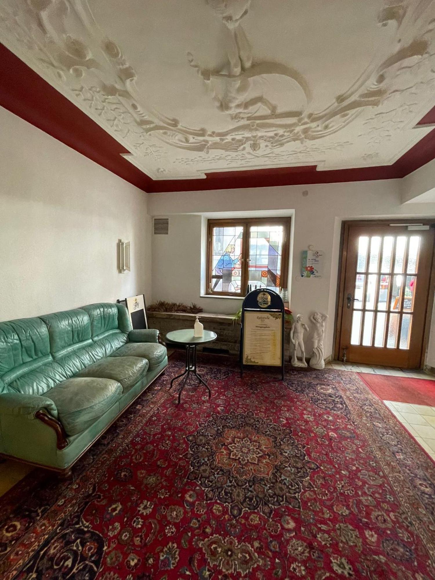 Hotel Garni Ratstube Bad Urach Exterior foto